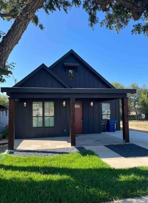 Carson Quarters, A Newly Built Home In Govt. Hill San Antonio Exterior photo